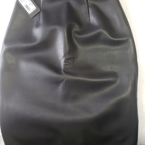 Leather skirt - Picture 2 of 2